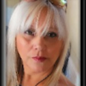 Meet your Posher, Claudia